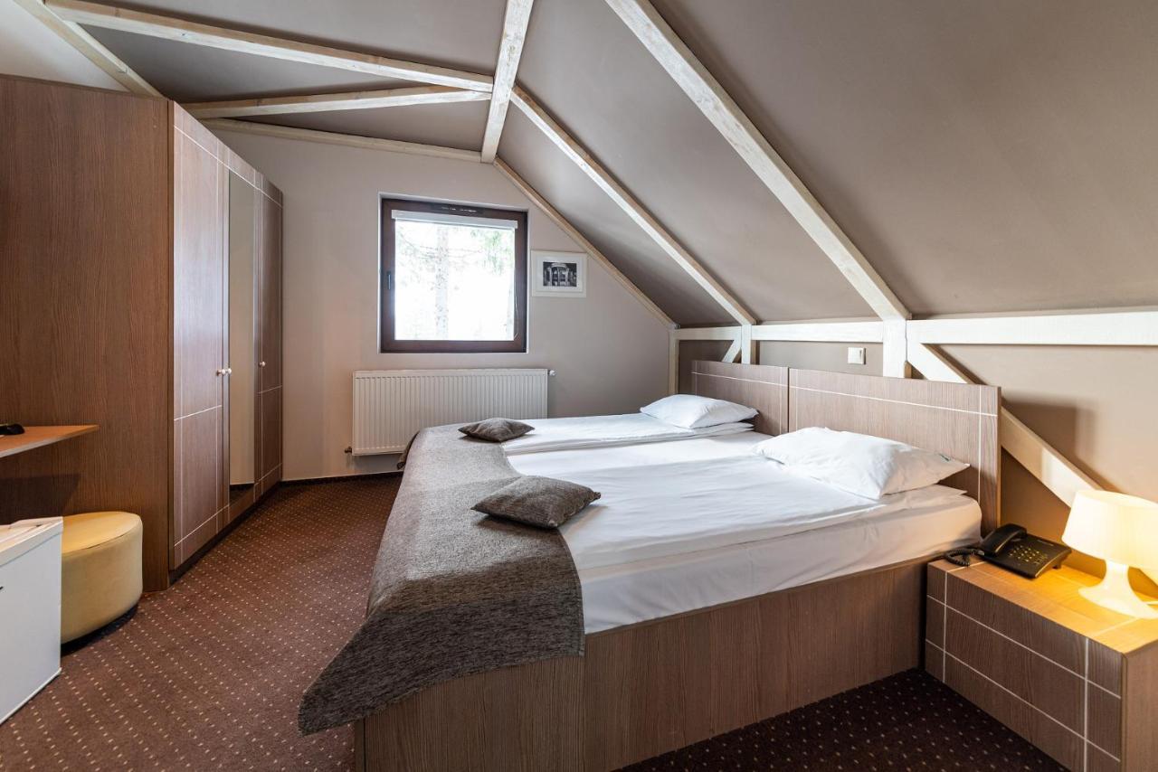 Complex Hotelier Cota O Mie Сіная Екстер'єр фото