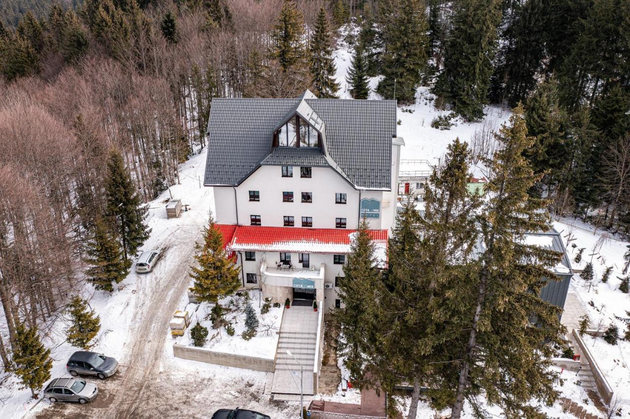 Complex Hotelier Cota O Mie Сіная Екстер'єр фото