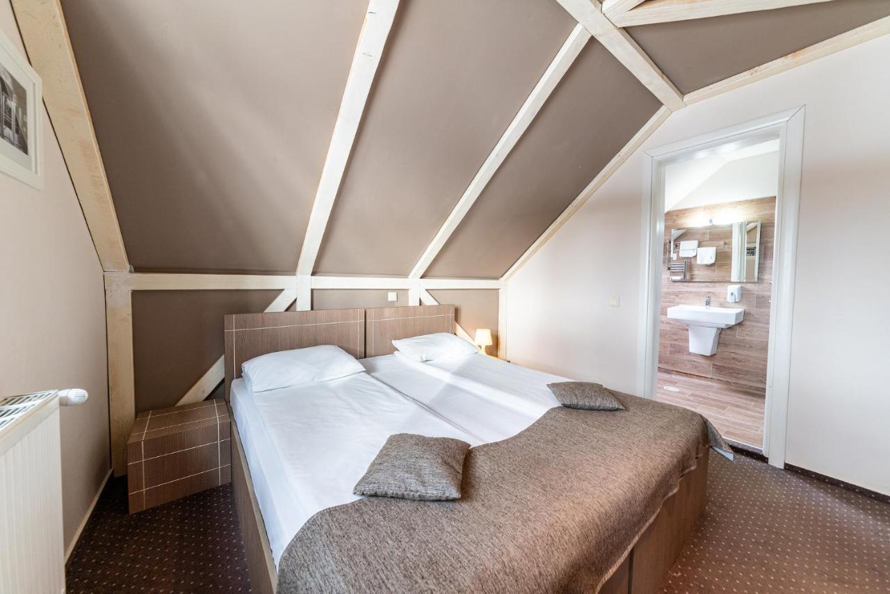 Complex Hotelier Cota O Mie Сіная Екстер'єр фото