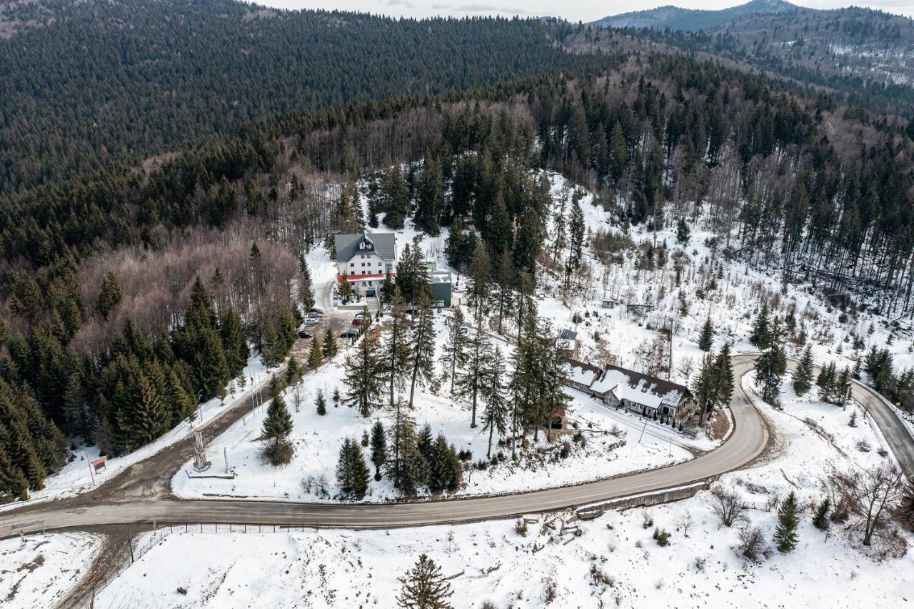 Complex Hotelier Cota O Mie Сіная Екстер'єр фото