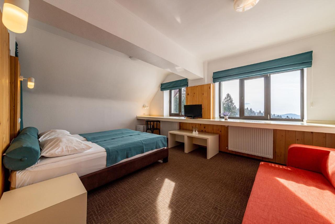 Complex Hotelier Cota O Mie Сіная Екстер'єр фото