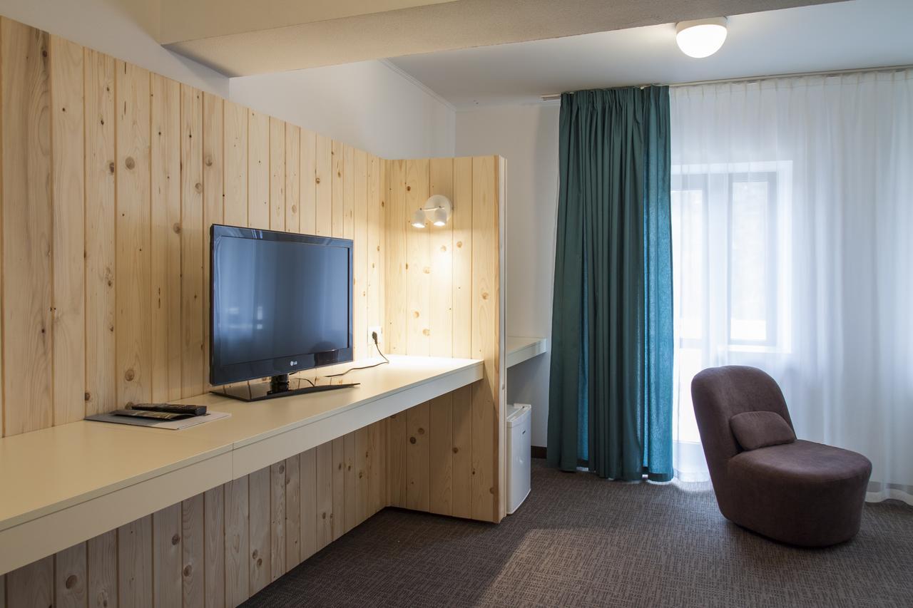 Complex Hotelier Cota O Mie Сіная Екстер'єр фото