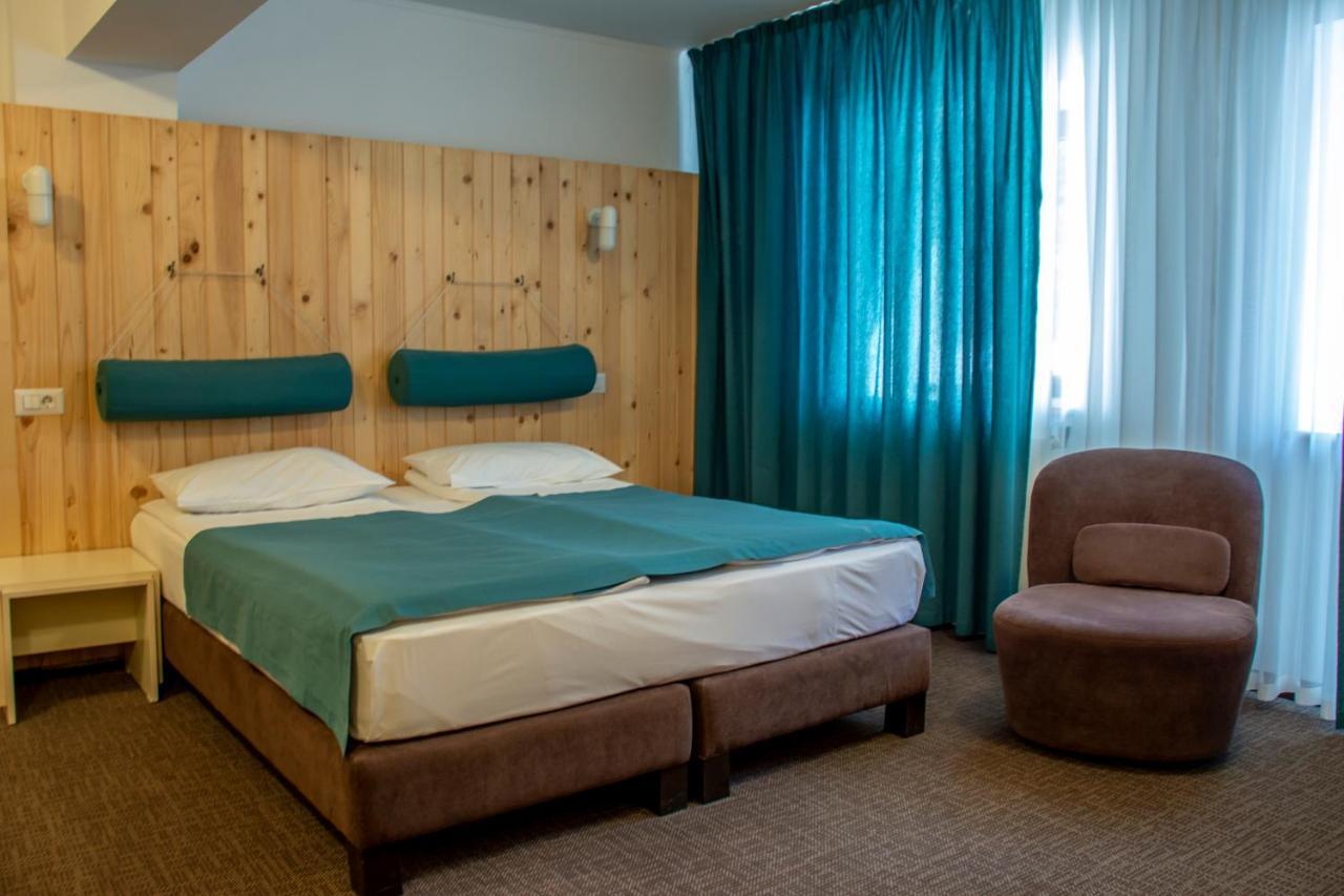 Complex Hotelier Cota O Mie Сіная Екстер'єр фото