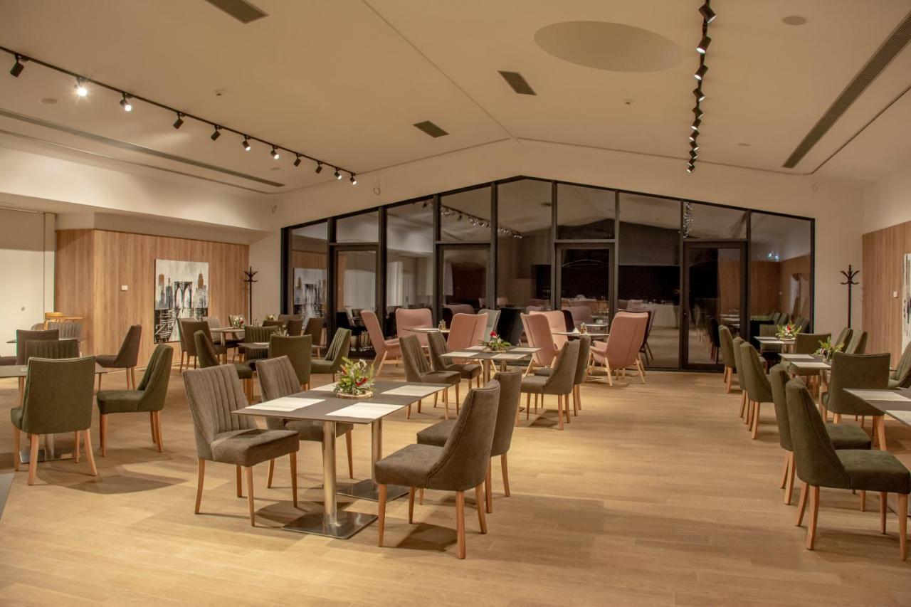 Complex Hotelier Cota O Mie Сіная Екстер'єр фото