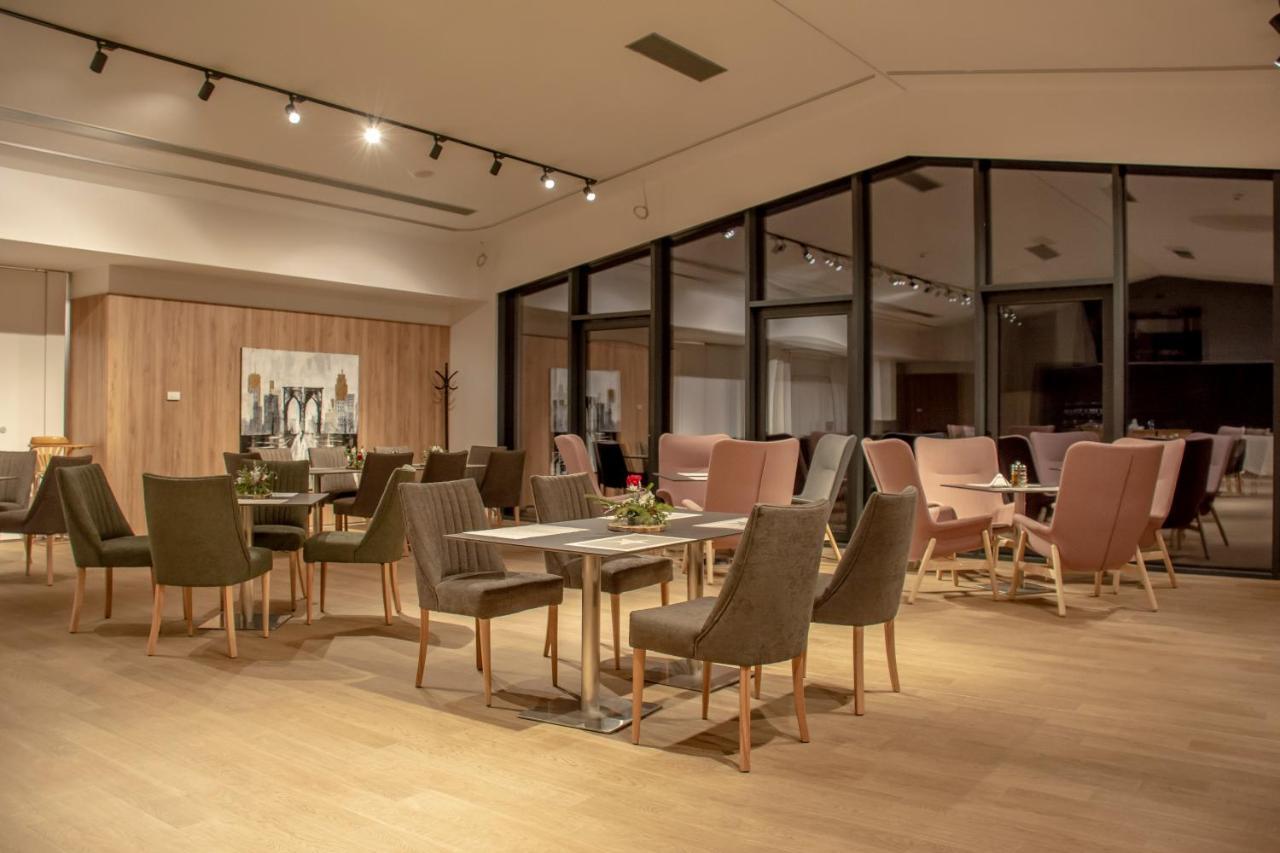 Complex Hotelier Cota O Mie Сіная Екстер'єр фото